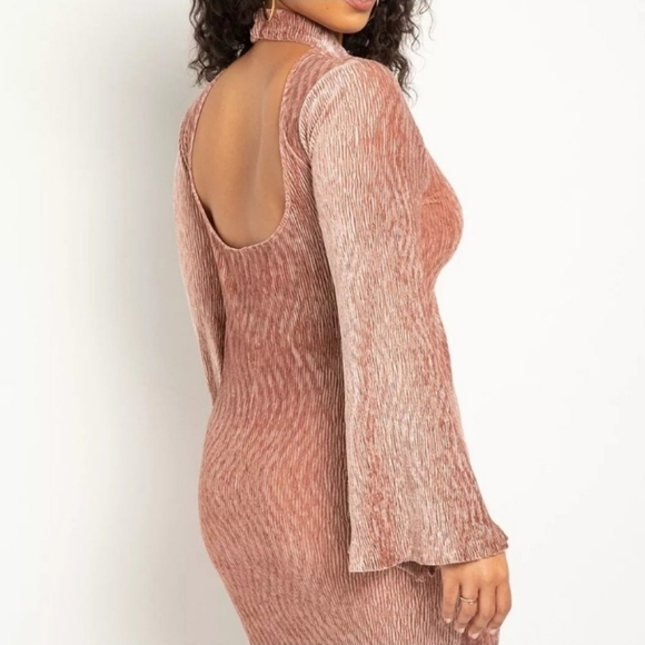 Eloquii Flare Sleeve Texture Velvet Dress - Picture 2 of 15
